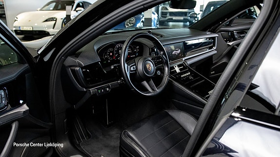 Porsche Panamera 4 10 of 24