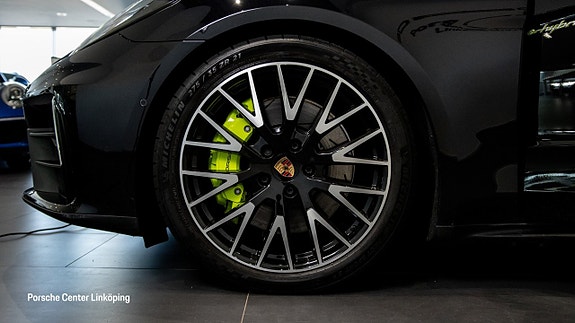 Porsche Panamera 4 9 of 24