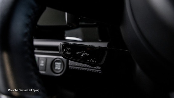 Porsche Panamera 4 18 of 24