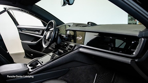 Porsche Panamera 4 23 of 24