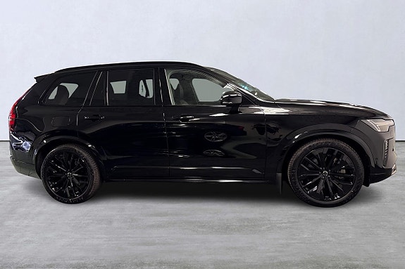 Volvo XC90 3 of 20