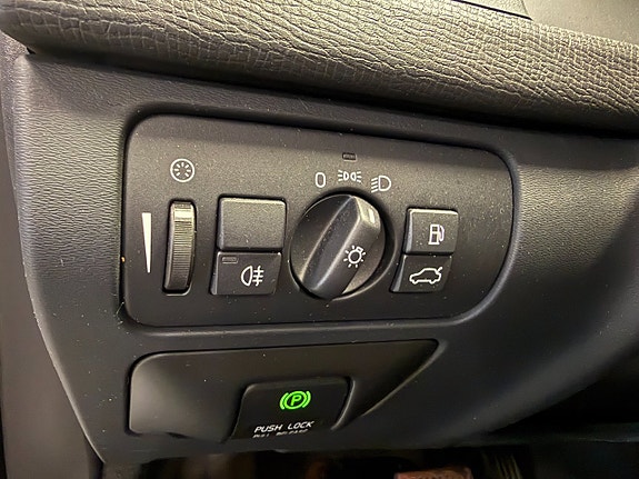 Volvo XC60 12 of 19