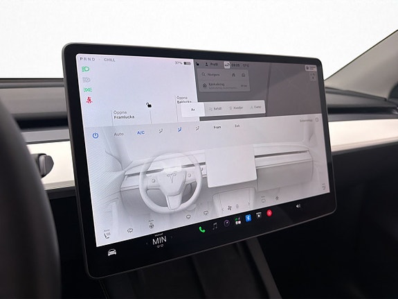 Tesla Model Y 18 of 30