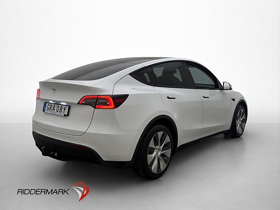 Tesla Model Y 5 of 30