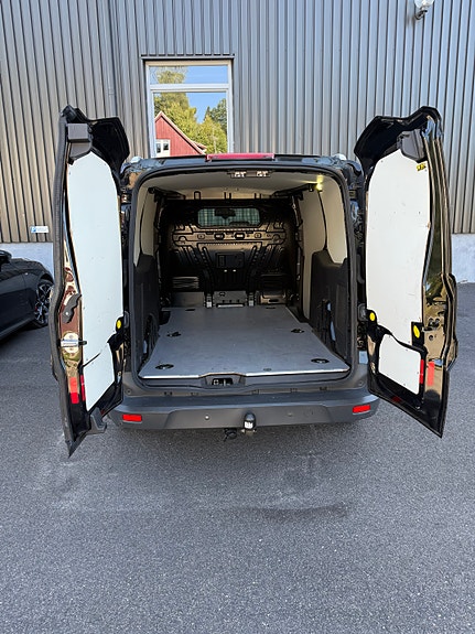Ford Transit Connect 3 of 5