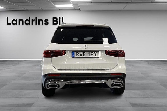 Mercedes-Benz GLB200 5 of 14