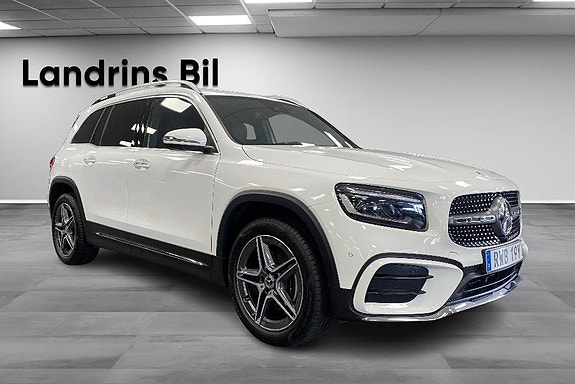 Mercedes-Benz GLB200 3 of 14