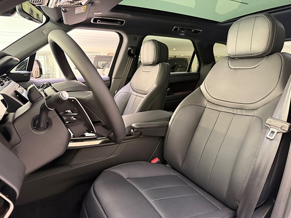 Land Rover Range Rover Sport 11 of 23
