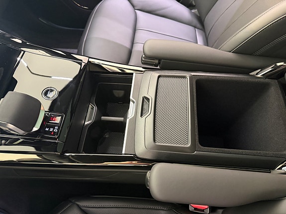 Land Rover Range Rover Sport 15 of 23