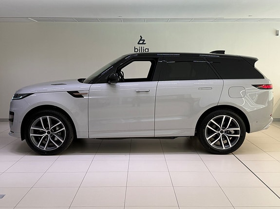 Land Rover Range Rover Sport 3 of 23