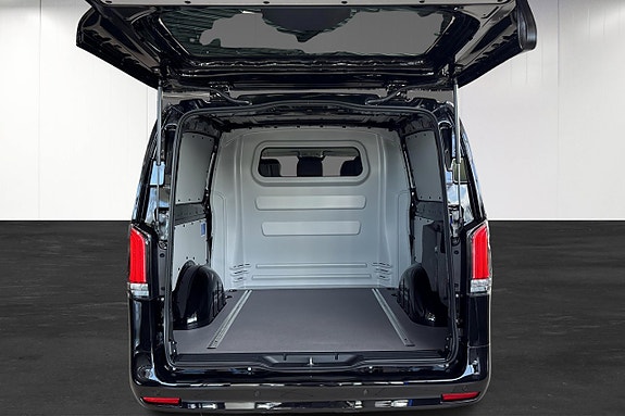 Mercedes-Benz Vito 108 14 of 18