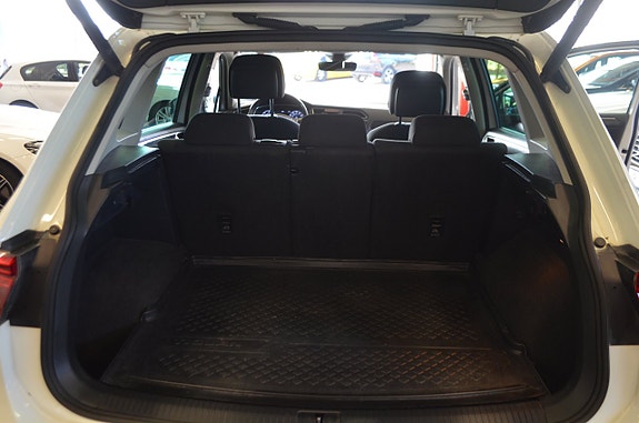 Volkswagen Tiguan 23 of 27