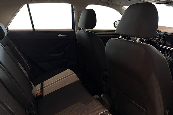 Volkswagen T-Roc 19 of 22