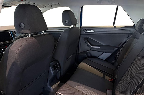 Volkswagen T-Roc 18 of 22