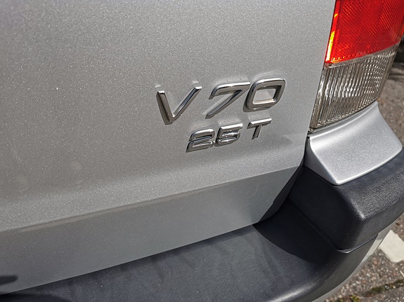 Volvo V70 6 of 19