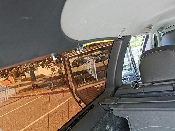 Volvo V70 13 of 19