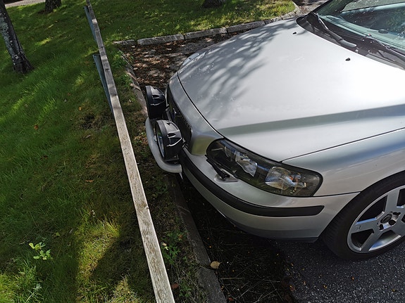 Volvo V70 4 of 19