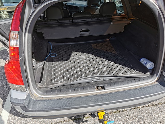 Volvo V70 11 of 19