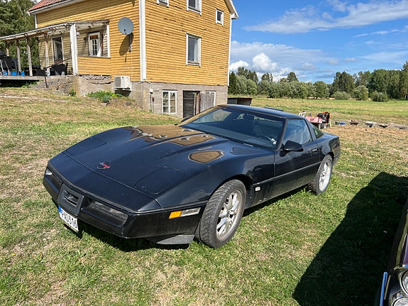 Chevrolet Corvette 2 of 6