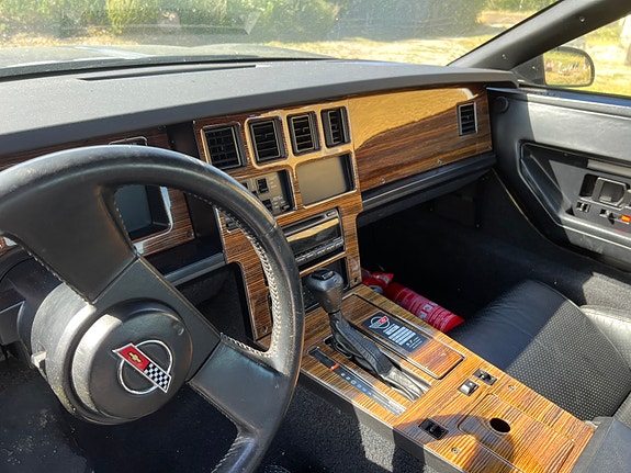 Chevrolet Corvette 6 of 6
