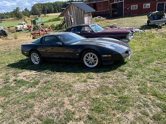 Chevrolet Corvette 3 of 6