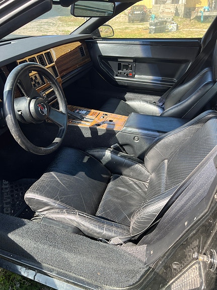 Chevrolet Corvette 5 of 6