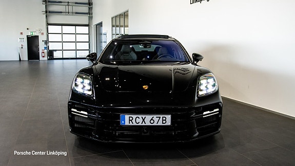 Porsche Panamera 4 2 of 24
