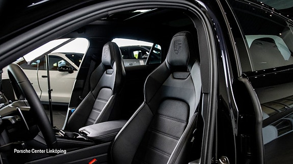 Porsche Panamera 4 11 of 24