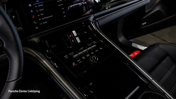 Porsche Panamera 4 14 of 24