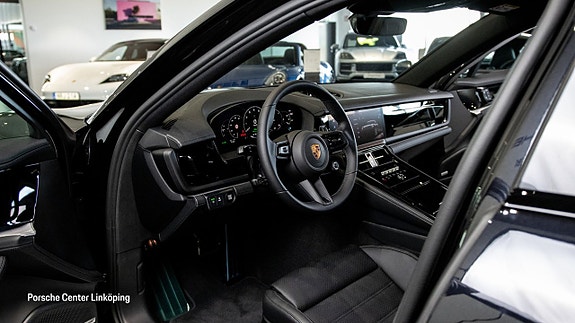Porsche Panamera 4 10 of 24