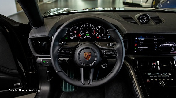 Porsche Panamera 4 12 of 24