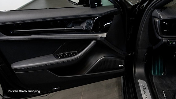 Porsche Panamera 4 20 of 24