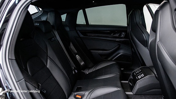 Porsche Panamera 4 21 of 24