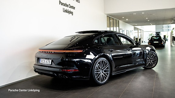 Porsche Panamera 4 8 of 24