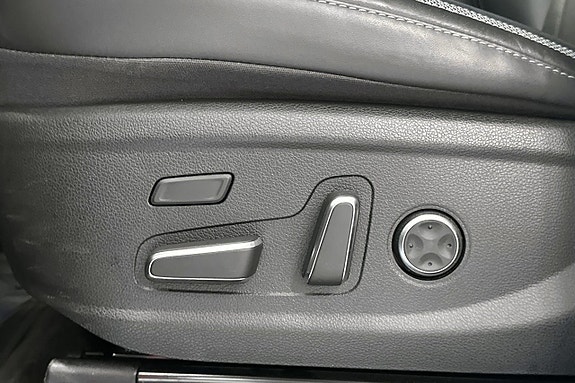 Hyundai Santa Fe 18 of 26