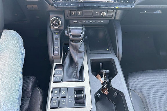 Toyota Land Cruiser 18 of 19