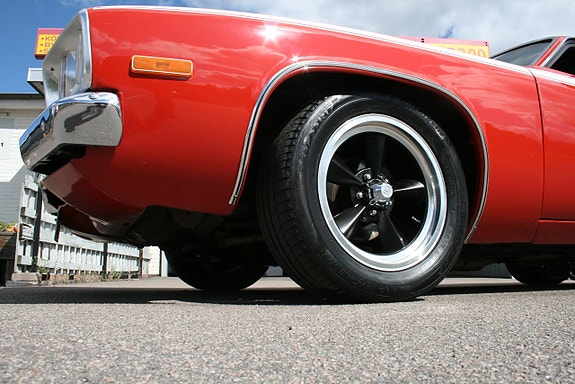 Plymouth Roadrunner 10 of 24