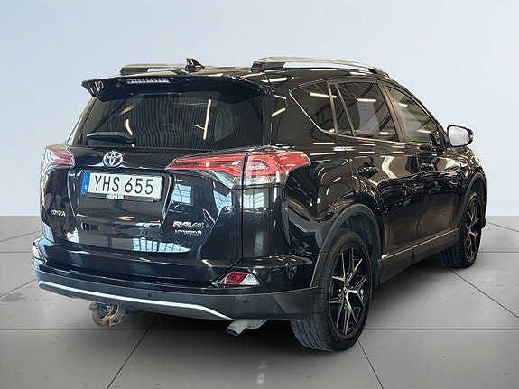 Toyota RAV4 6 of 25