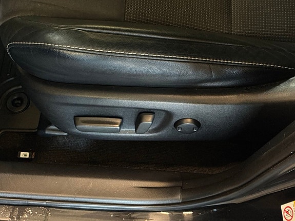 Toyota RAV4 18 of 25