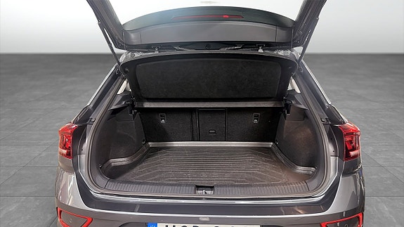Volkswagen T-Roc 12 of 12