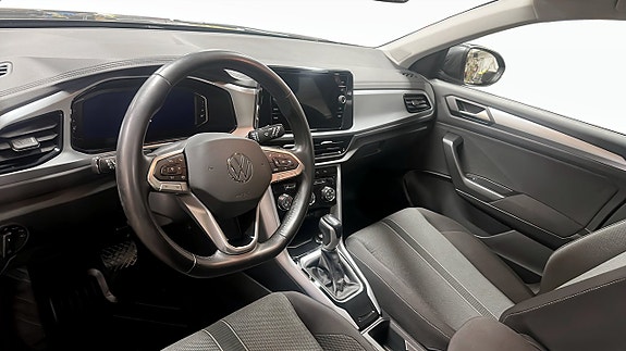 Volkswagen T-Roc 7 of 12
