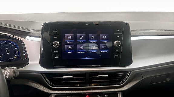 Volkswagen T-Roc 9 of 12