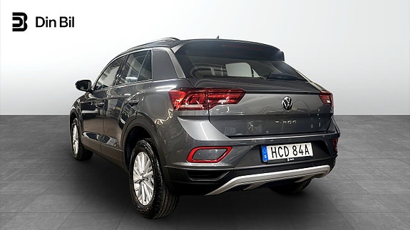 Volkswagen T-Roc 3 of 12
