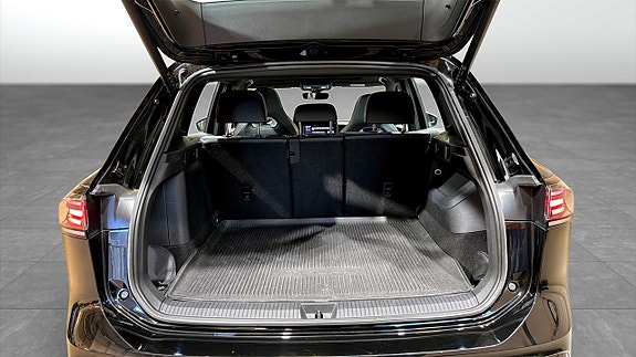 Volkswagen Tiguan 13 of 23
