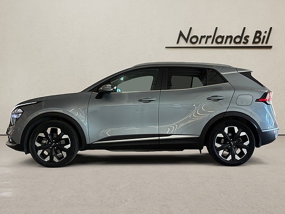 Kia Sportage 2 of 8