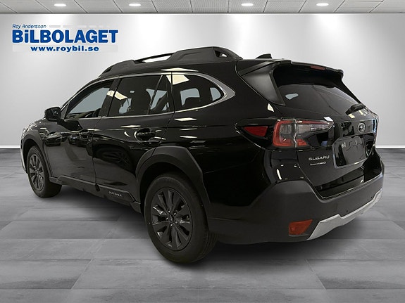 Subaru Outback 2 of 9