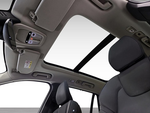 Volvo XC90 16 of 18