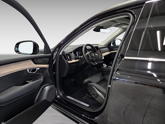 Volvo XC90 13 of 18