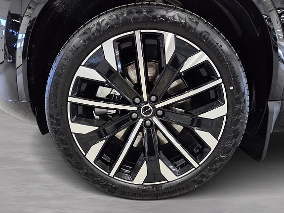 Volvo XC90 18 of 18