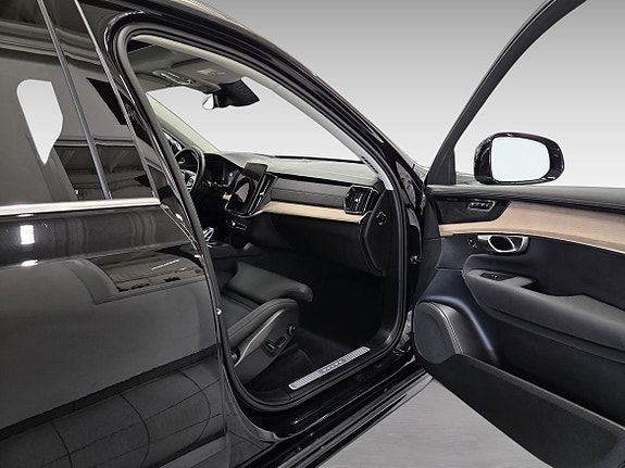 Volvo XC90 14 of 18